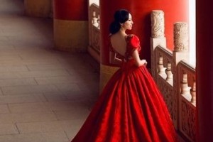 ЖЕНЩИНА - ТАЙНА...