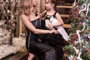 Светлана Лобода сделала новогодний снимок с дочерью
