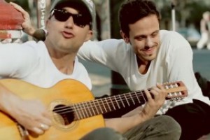 Сергей Бабкин и Андрей Запорожец сняли солнечное видео на песню “Вперед”.