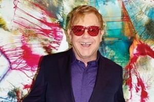 Премьера клипа: Elton John — "Blue Wonderful"