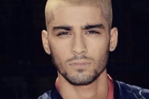 Бывший участник группы One Direction Зейн Малик представил публике свой дебютный сингл «Pillowtalk» и клип на него.
