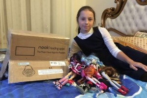 Джим Керри прислал дочке Волочковой коробку с куклами