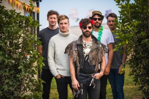 Foals выпустили неизданный ранее трек Rain