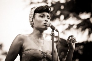 Imany - исполнительница в стиле афро-соул.