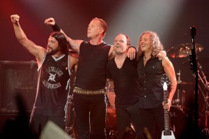 Metallica представила концертные версии песен с изданий ко Дню Музыкального Магазина