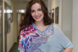 Надежда Мейхер засветила пышный бюст