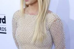 Бритни Спирс показала тело в бикини и без ретуши