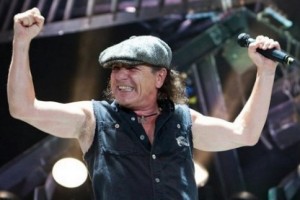 Теряющий слух солист AC/DC продолжит записывать песни