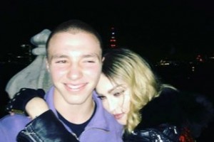 Мадонна опубликовала трогательное фото с сыном