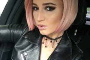 Ольга Бузова перекрасила волосы в розовый цвет