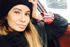 Беременная Айза Долматова страдает от отвращения к еде  