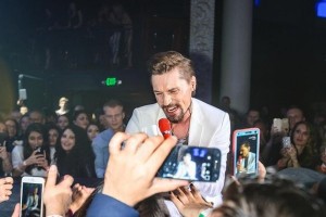 Во время концерта Димы Билана взорвалась пушка для конфетти