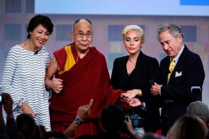 Леди Гаге запретили въезд в Китай после встречи певицы с Далай-ламой