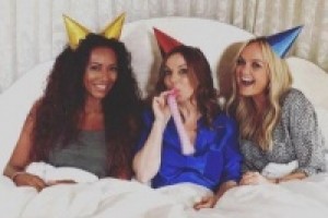 Группа "Spice Girls" превратилась в трио