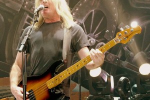 Басист AC/DC заявил об уходе из группы