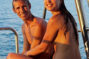 Алексей Панин опубликовал «голые» фото бывшей жены