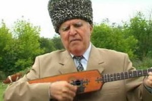 Скончался известный исполнитель чеченской народной музыки Валид Дагаев