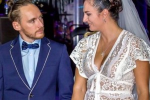 Подписчикам Елены Ваенги не понравился ее свадебный наряд