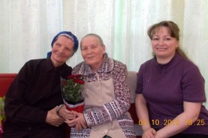 Организация саамских художников и мастеров "Чепесь самь" поздравила Анастасию Елисеевну Мозолевскую с 77-летием!
