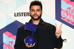 MTV EMA-2016: «голые» платья звёзд и победители премии