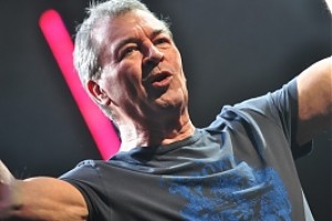 Солист Deep Purple пригласил Медведева на свой концерт