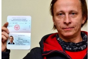 Иван Охлобыстин стал гражданином ДНР под грохот снарядов и колокольный звон