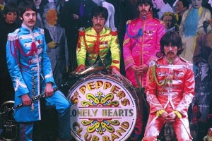 Обновлена обложка Sgt. Pepper, посвященная потерям 2016 года...