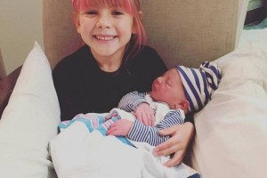 Певица Пинк радует поклонников фотографиями новорожденного сына