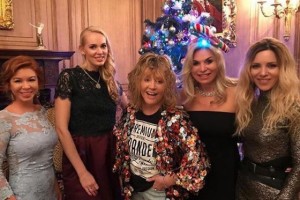 Алла Пугачева поразила фанатов молодежным нарядом