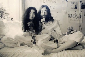 О любви Джона Леннона и Йоко Оно снимут фильм