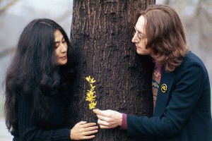 Йоко Оно продюсирует фильм о своих отношениях с Джоном Ленноном