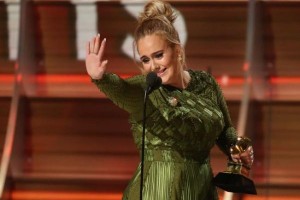 Адель получила пять премий "Грэмми"