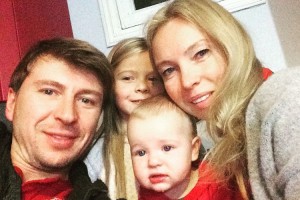 Алексей Ягудин и Татьяна Тотьмянина отмечают ситцевую свадьбу