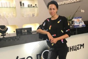 Как выглядит актриса и певица Настасья Самбурская без укладки и макияжа