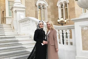 Московские модницы прилетели в Чечню по приглашению дочки Президента