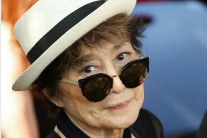 Вдова Джона Леннона Йоко Оно при смерти