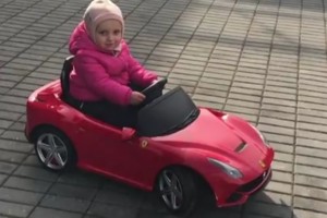 Татьяна Навка подарила двухлетней дочери Ferrari