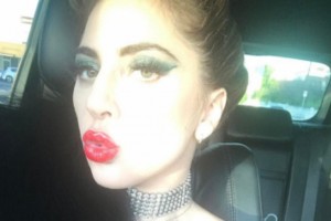  Переход на темную сторону: Леди Гага стала брюнеткой