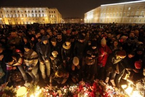 Сегодня вечером на Манежной площади почтят память жертв теракта в Петербурге