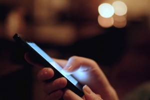 ГАДЖЕТЫ ПРЕВРАЩАЮТ ЛЮДЕЙ В ОДИНОЧЕК