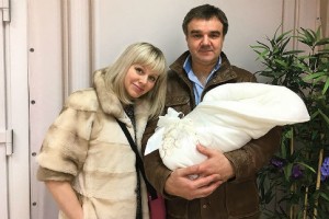 Семья певицы Натали спорит из-за новорожденного малыша