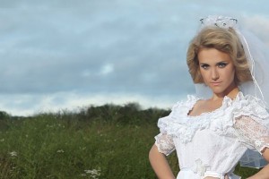 Участница группы "Фабрика" тайно вышла замуж