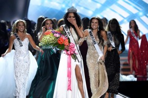 Корону "Мисс США — 2017" получила ученый-физик