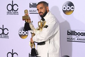 Дрейк стал артистом года по версии журнала Billboard Music Awards