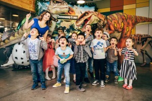 АНФИСА ЧЕХОВА УСТРОИЛА СЫНУ НА ДЕНЬ РОЖДЕНИЯ ПУТЕШЕСТВИЕ В МИР ДИНОЗАВРОВ