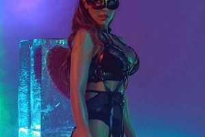 Анна Седокова в образе женщины - кошки