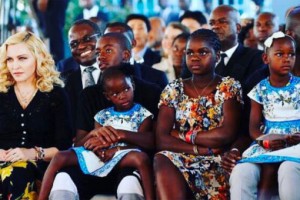 Мадонна назвала в честь приемной дочери госпиталь в Африке