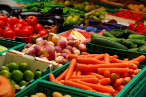 В Астраханскую область из Казахстана пытались ввезти 22 тонны овощей и бобовых сомнительного происхождения. 