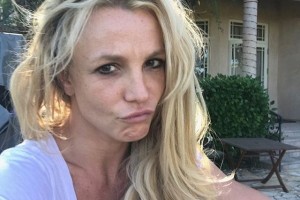 Бритни Спирс выложила фото с "расплывчатой" собой