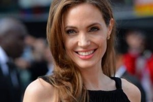 Анджелина Джоли презентовала свой фильм «Сначала они убили моего отца: Воспоминания дочери Камбоджи»